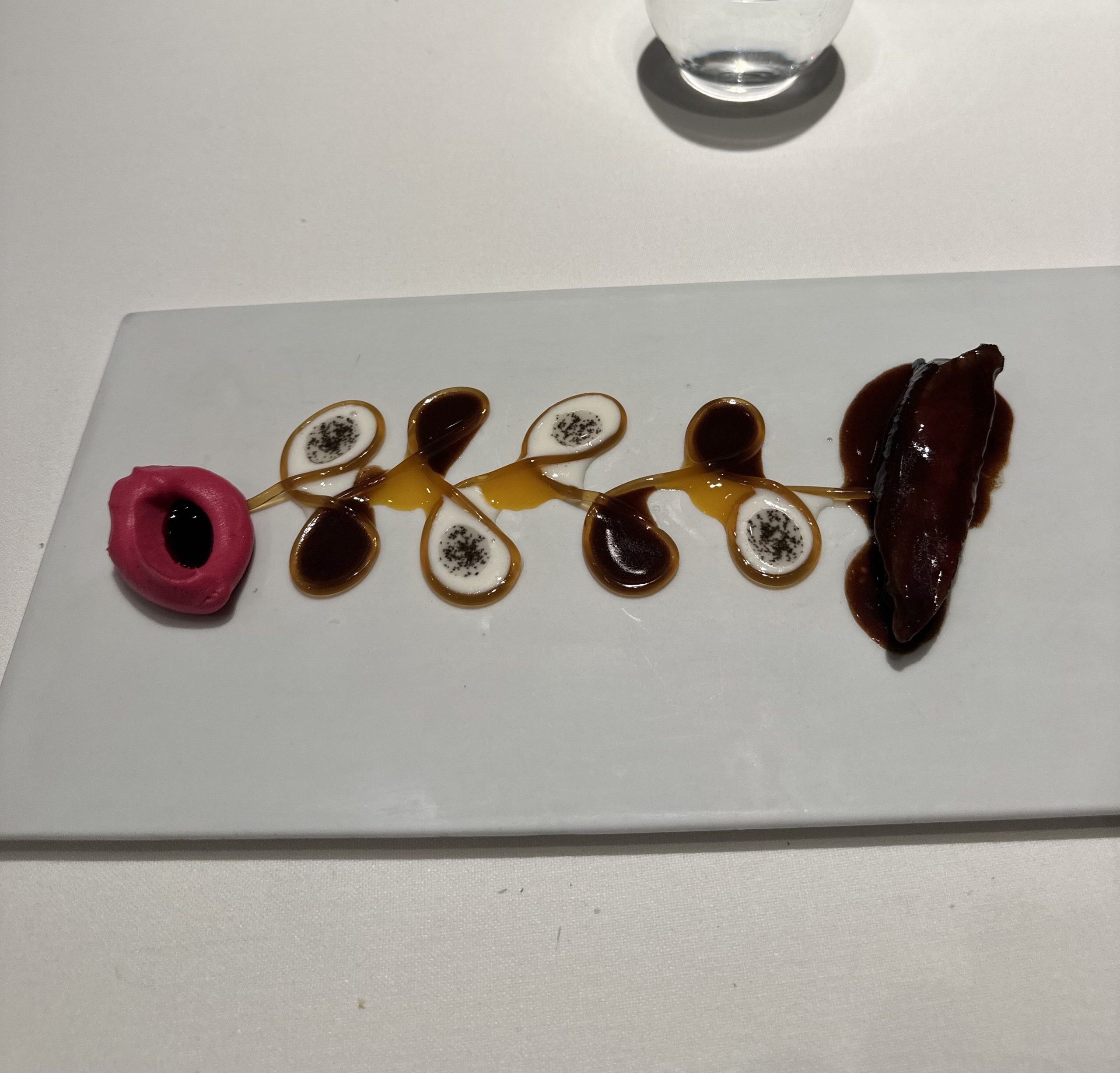 Plat de viande chez Disfrutar à Barcelone